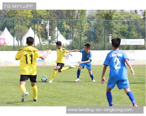 小学生足球社团:培养团队精神与运动能力的快乐成长之路 小学生足球社团:培养团队精神与运动能力的快乐成长之路